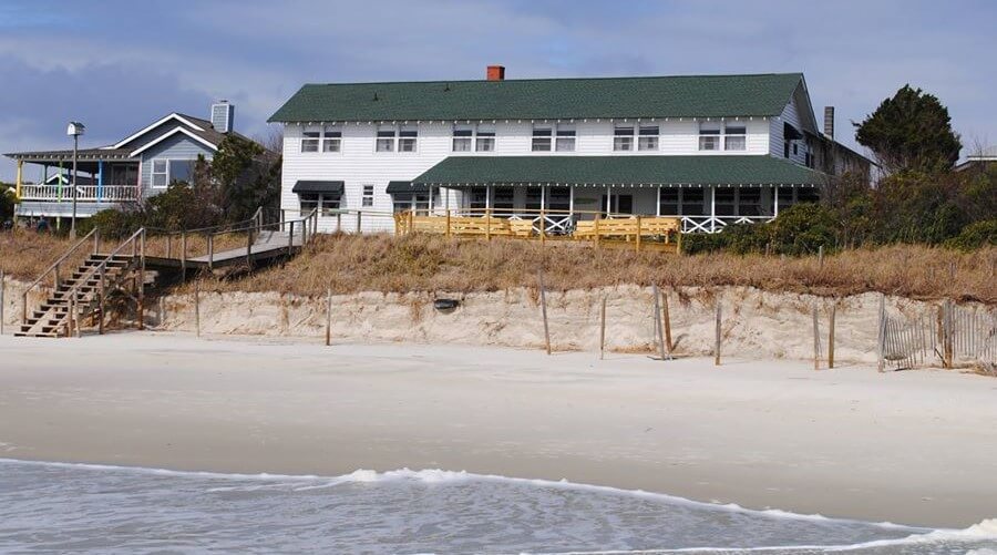 Sea view inn from water-onlypawleys