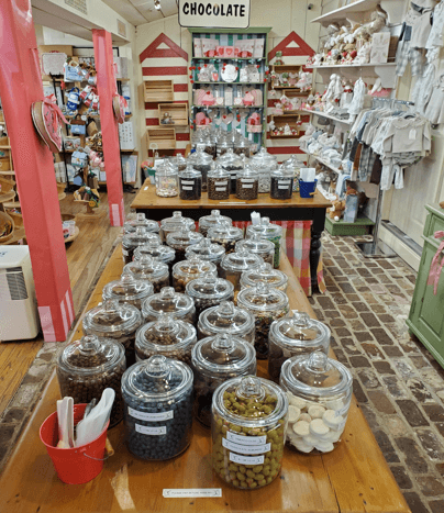 Pi mercantile inside candy-onlypawleys
