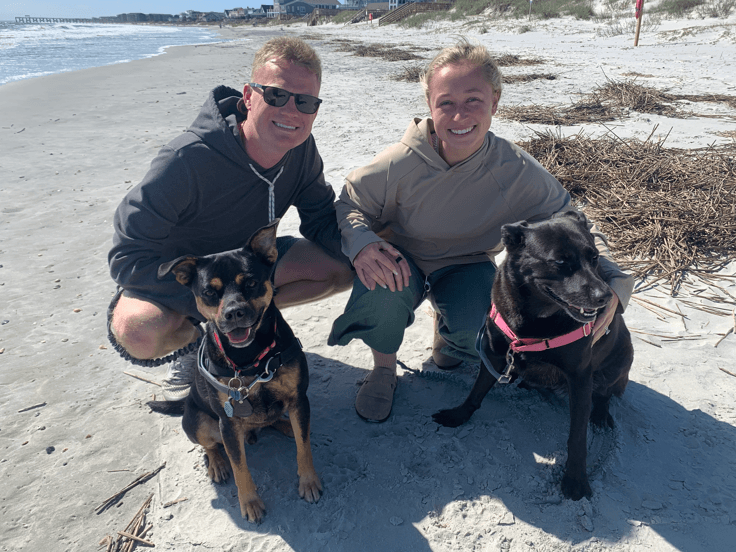 Couple with dogs reduced-onlypawleys